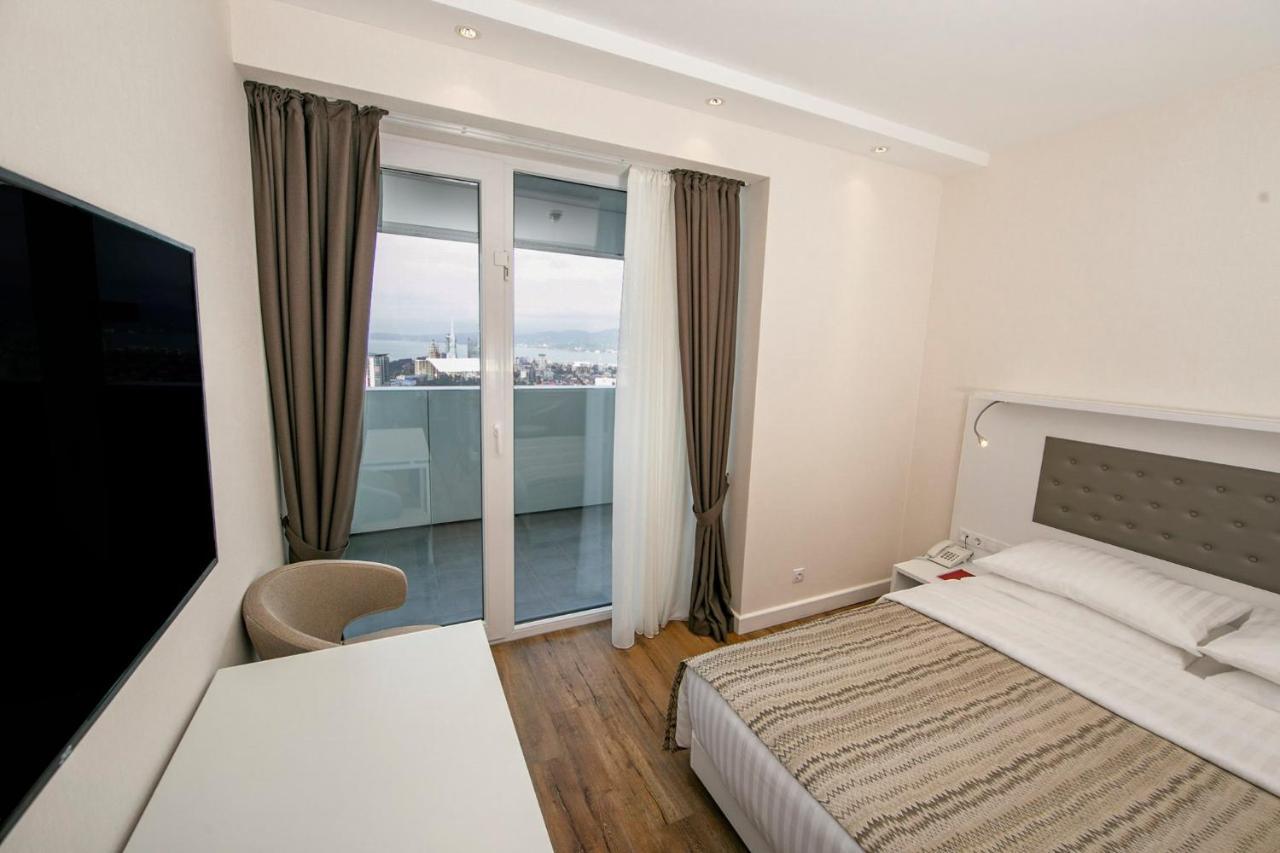 Apartments In Alliance Батуми Екстериор снимка