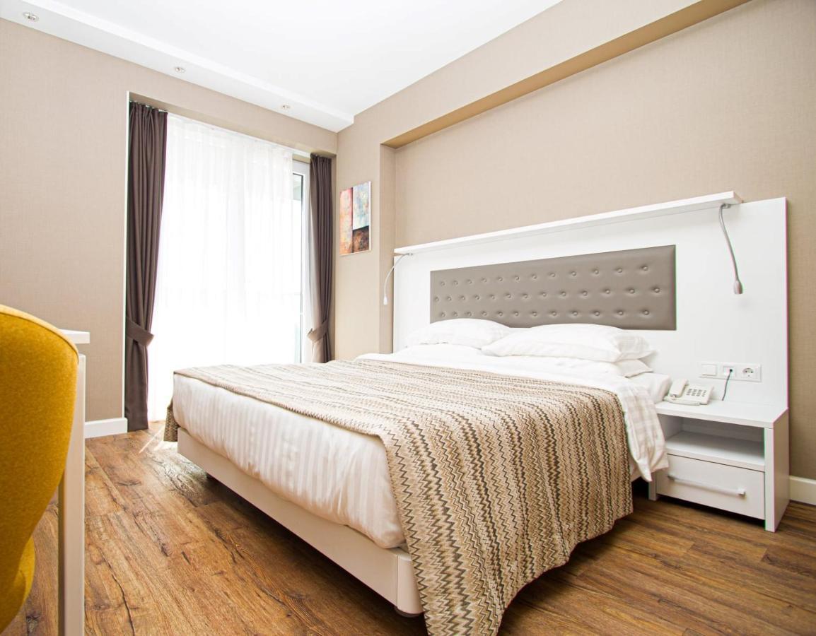 Apartments In Alliance Батуми Екстериор снимка